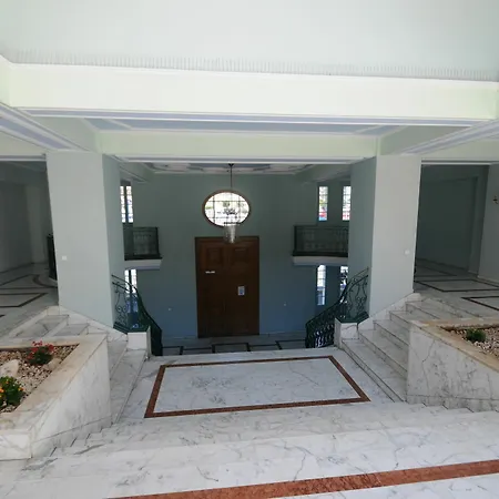 Le Neptune Apartment *